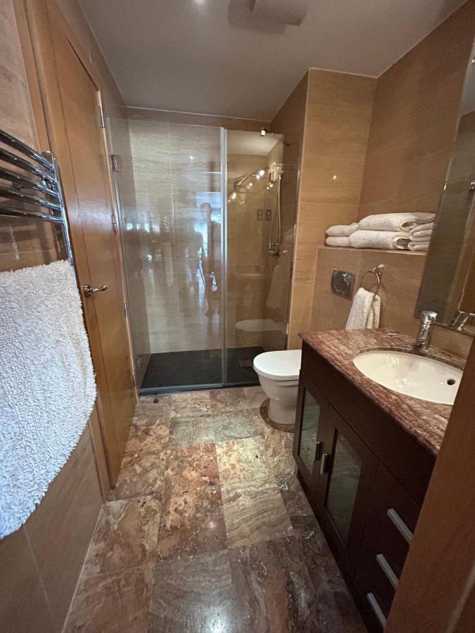 Ocean Village Luxury 2 Bed 2 Bath Apartment - Amazing Views - Pools And Jacuzzis Gibilterra Esterno foto
